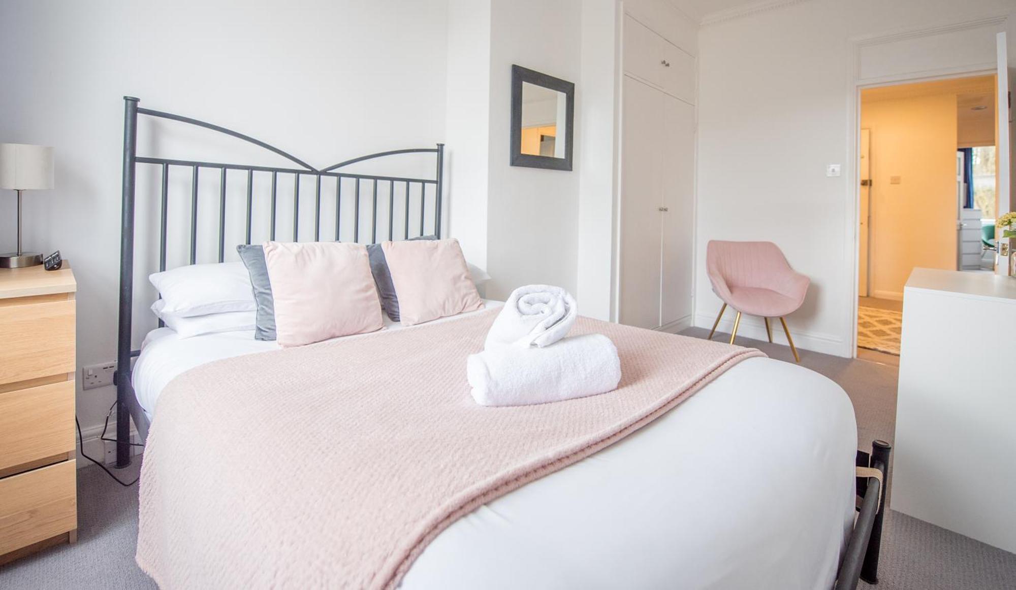 Grosvenor Pad - Lovely 2-Bed Flat - Free On Street Parking Bath Bagian luar foto